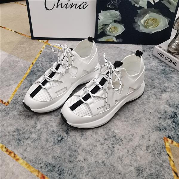 2025112815400575 330